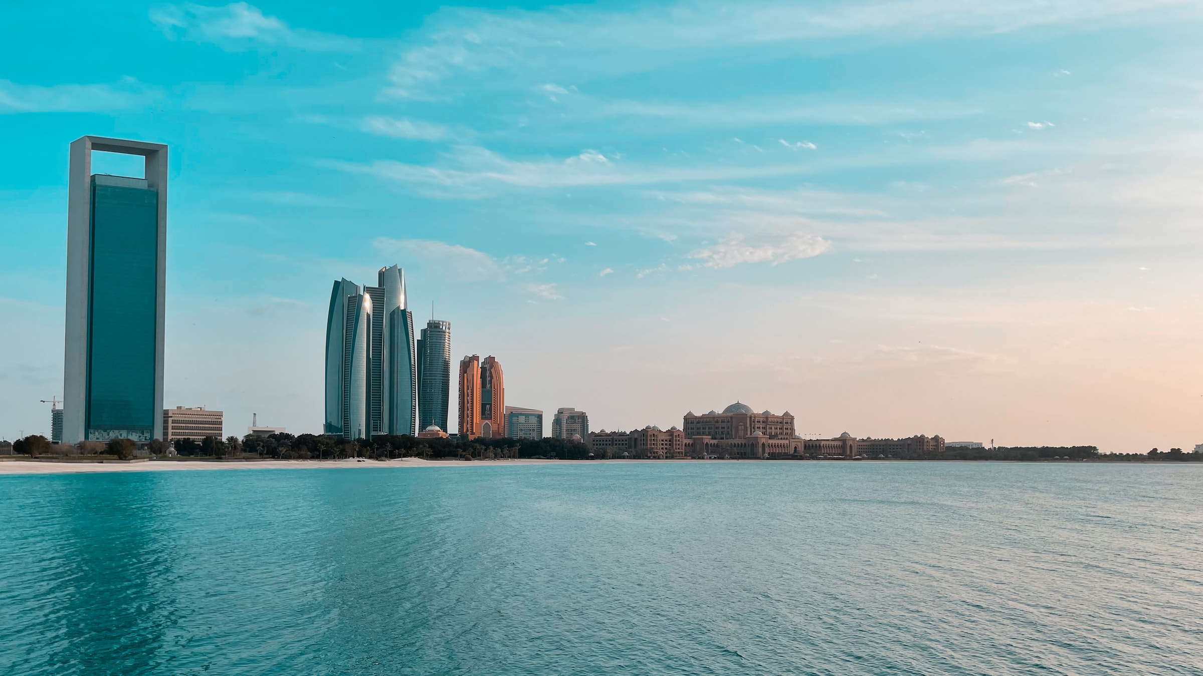 F!N in Abu Dhabi: Get swept away by the cafe in the ocean