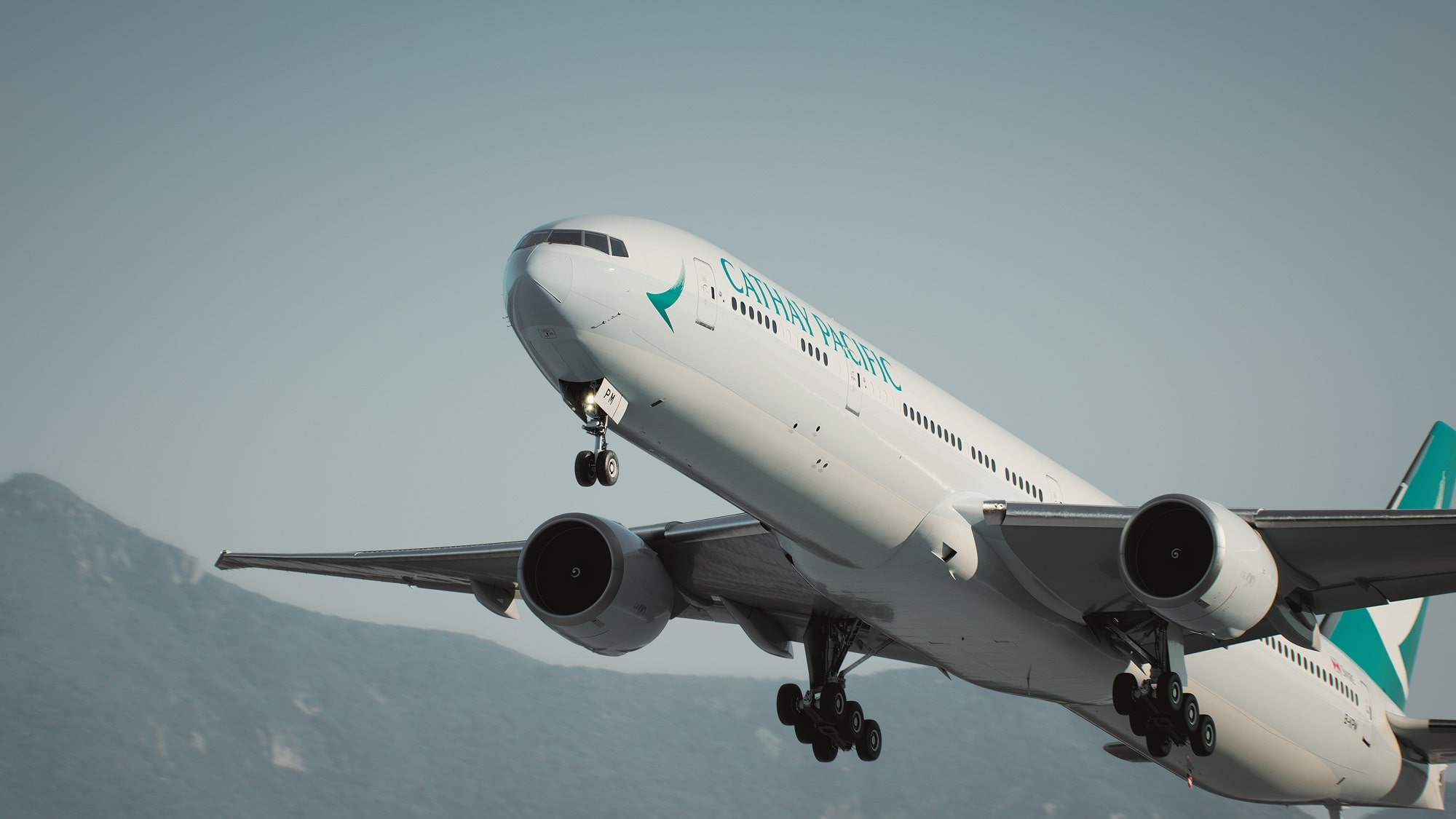 Cathay Pacific resumes weekly flights between Dubai and Hong Kong