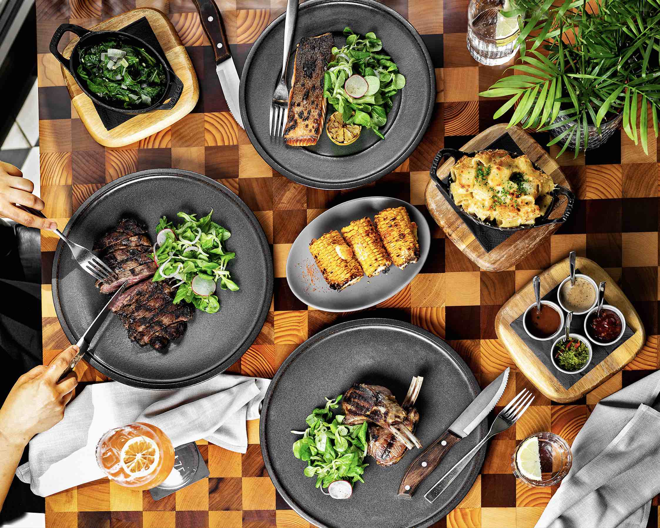 Gather your friends for a fun and relaxed gourmet brunch at City Walk&#8217;s urban steakhouse