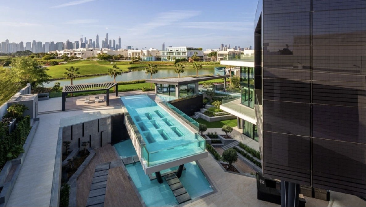 Dubai&#8217;s first two-storey swimming pool is making a splash