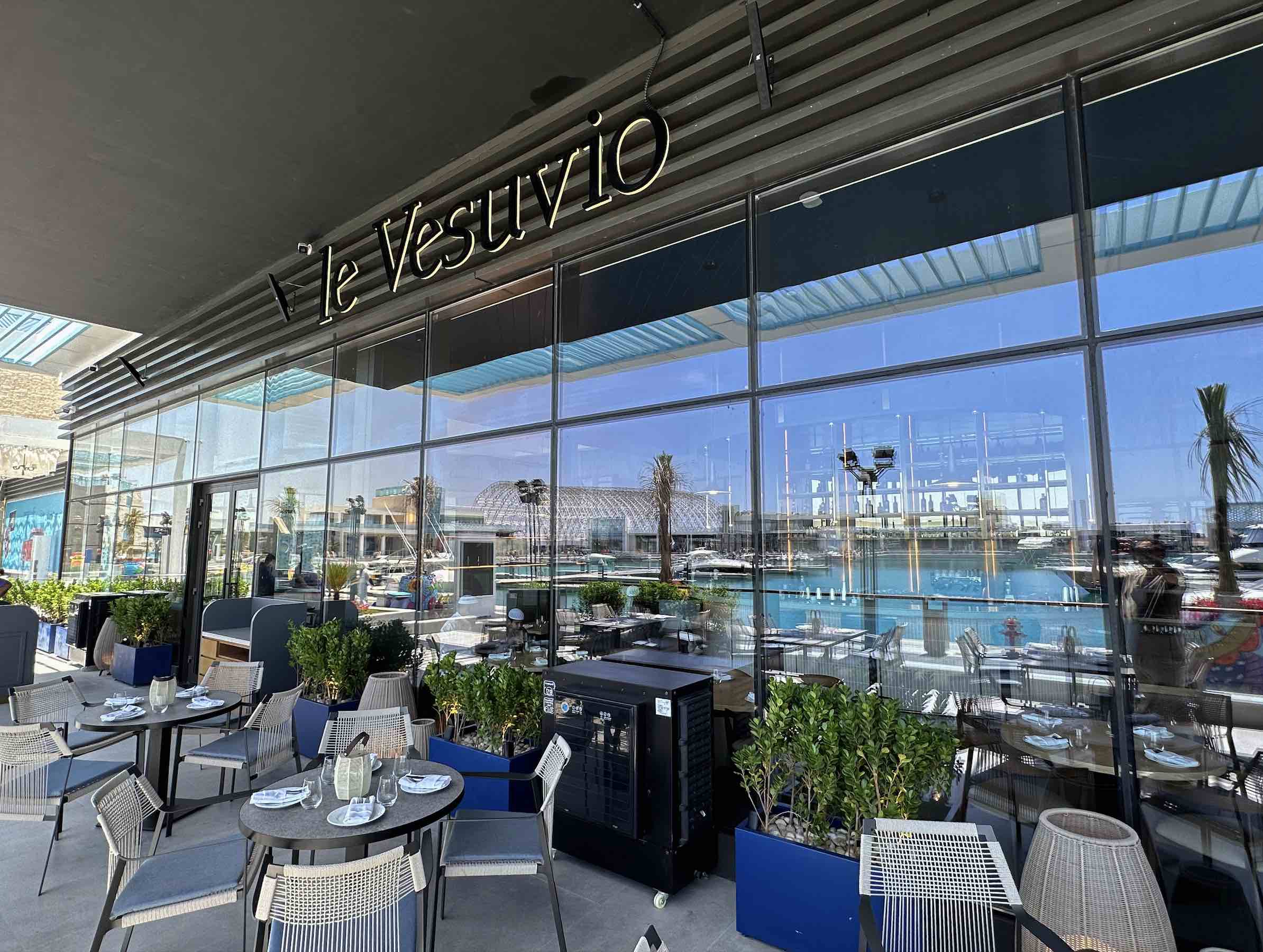 Super new Jeddah Yacht Club restaurants May 2023: Le Vesuvio and Le🖤 ...