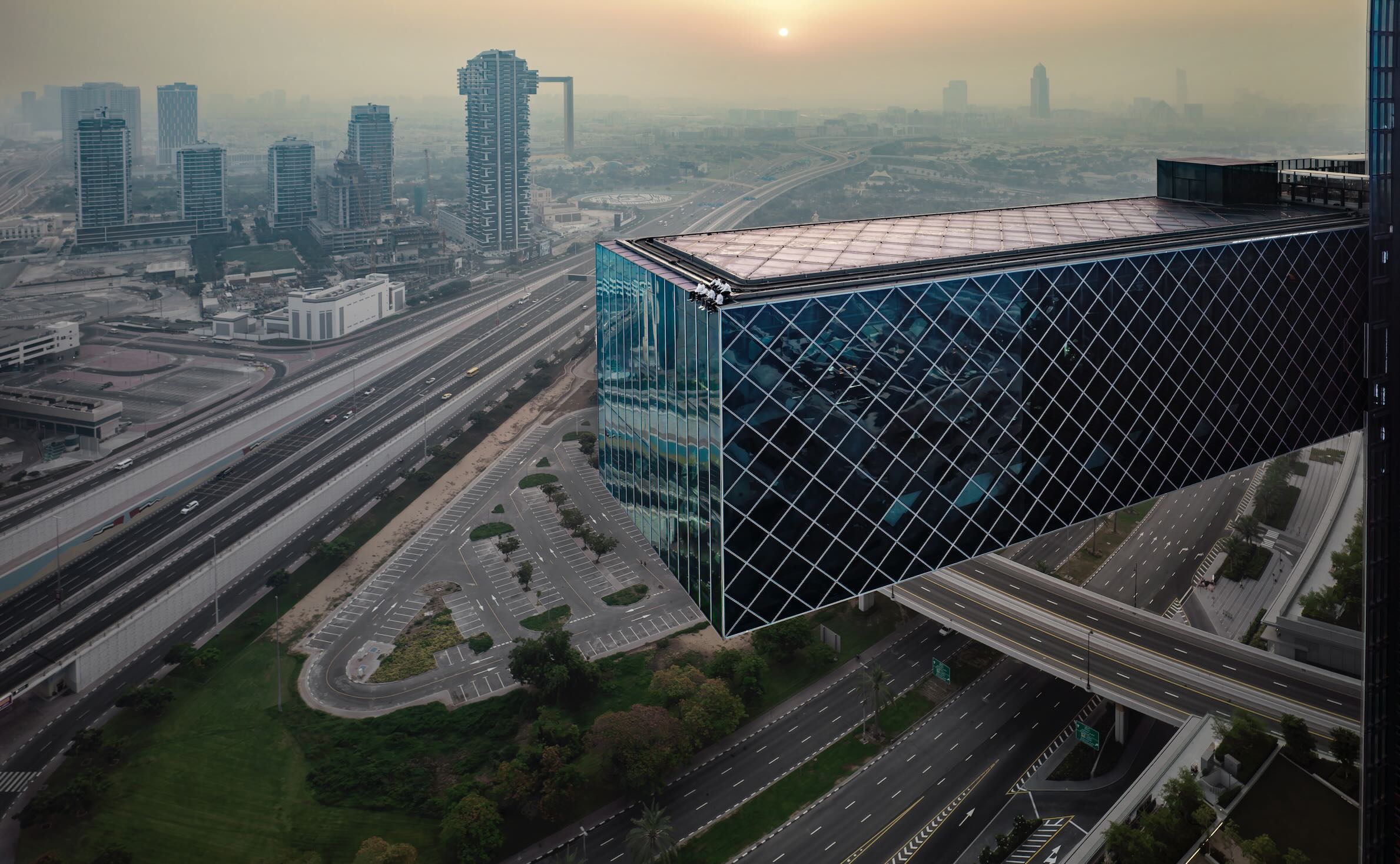 Daredevil dining: Chefs serve up sky-high thrills at The Link