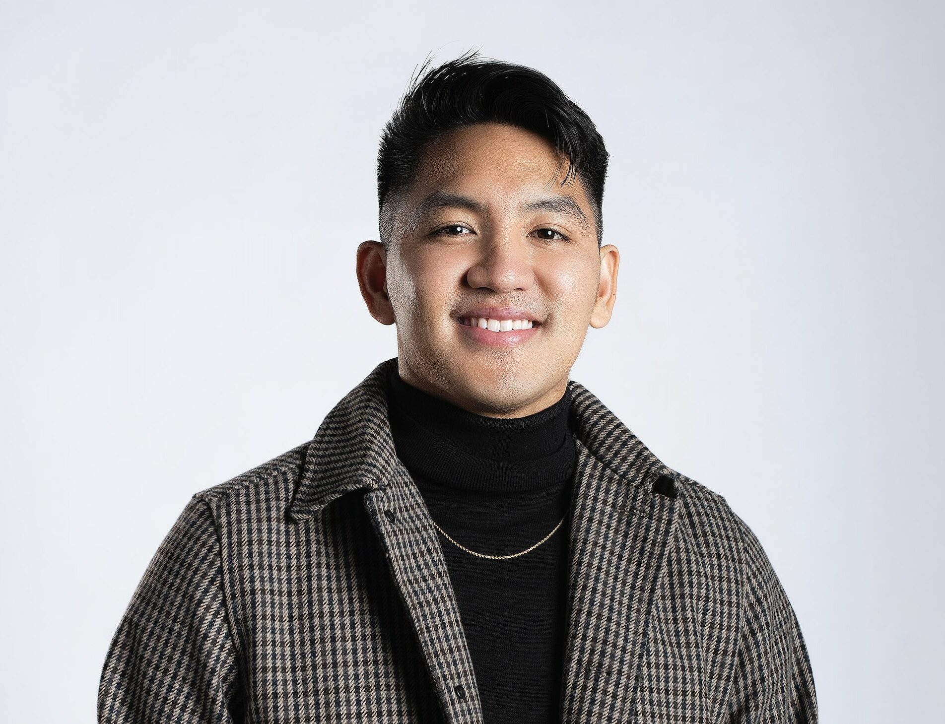 JR De Guzman brings a night of musical comedy to Dubai Opera