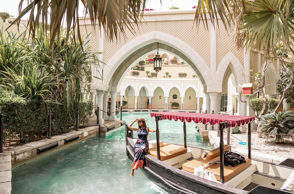 La Côte opens a stunning seafront pop-up in Abu Dhabi