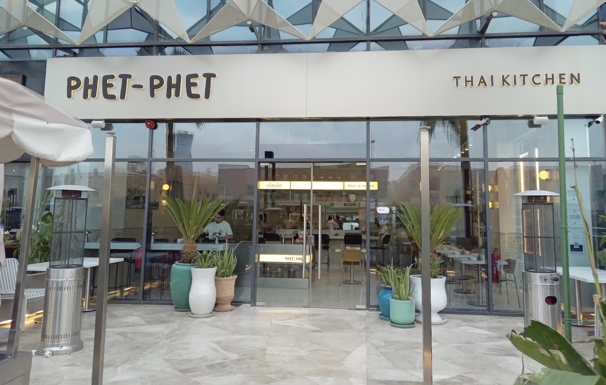 Phet Phet fires up Riyadh&#8217;s dining scene with tangy Thai flavours